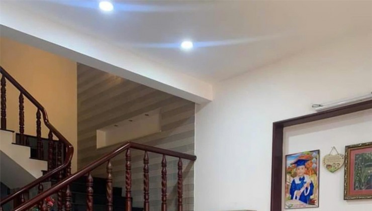 Nhà Đẹp Đường Đặng Văn Bi: Mặt Tiền Lớn, 5x20m, 4 tầng Giá Chỉ 10 Tỷ